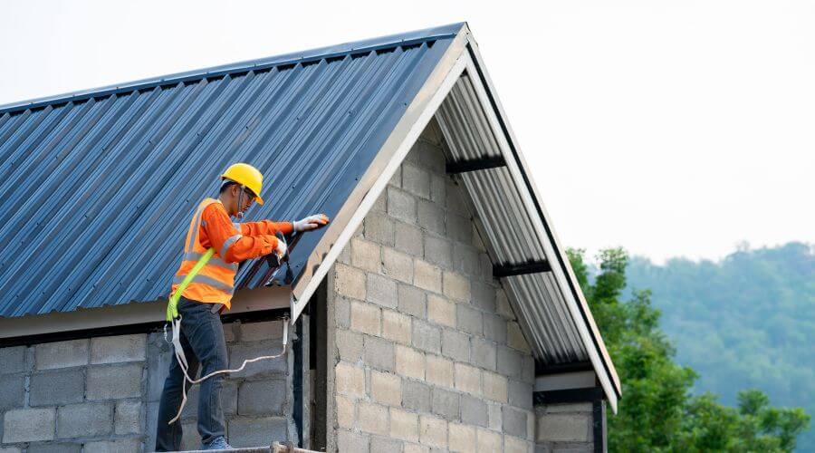 Professional gutter cleaning in Woodbine, GA